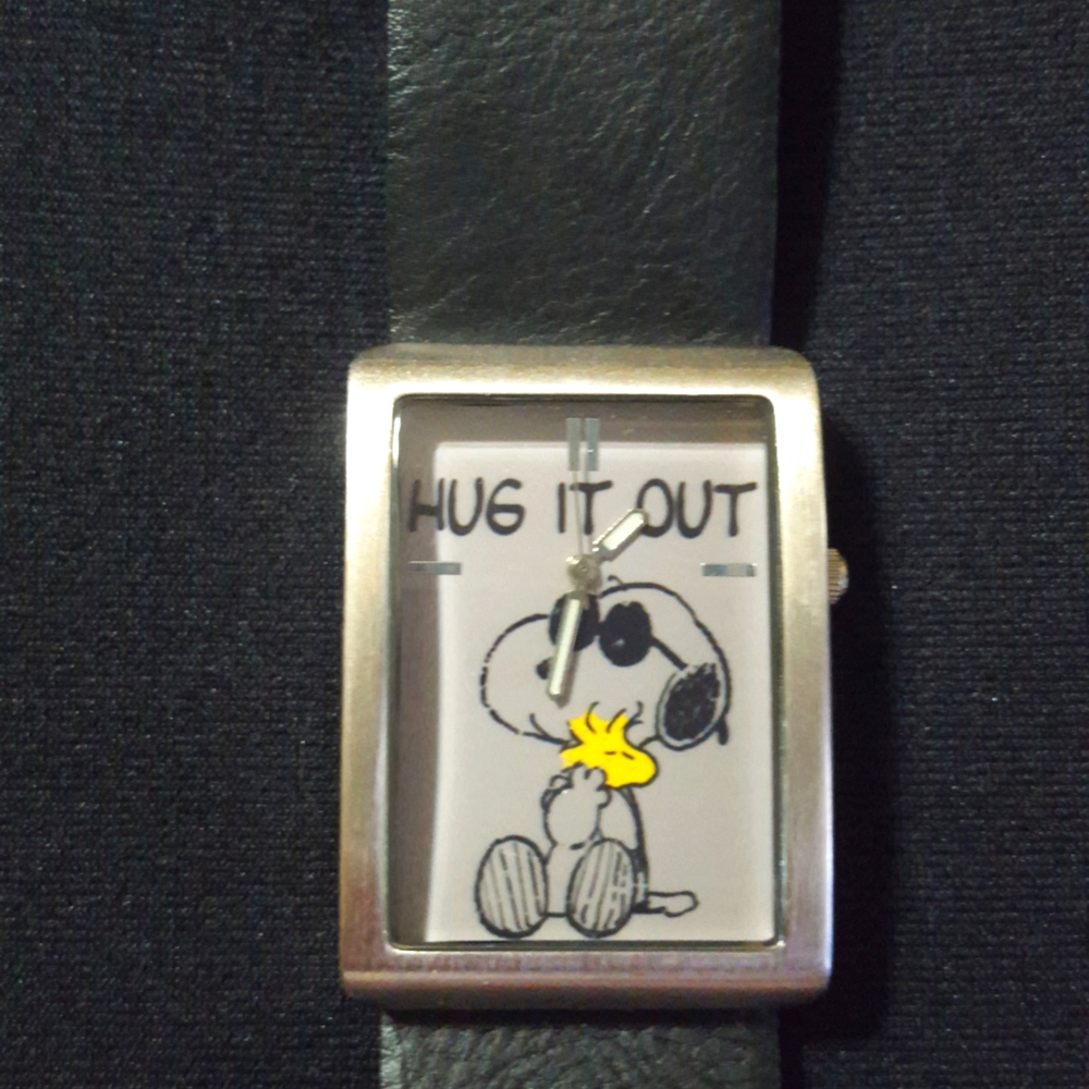 Watch Snoopy (hug it out)